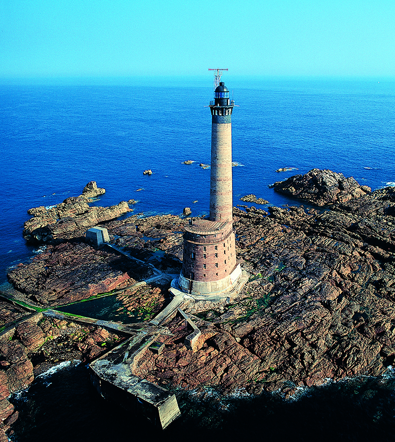 Phare de Bretagne – Les Roches-Douvres