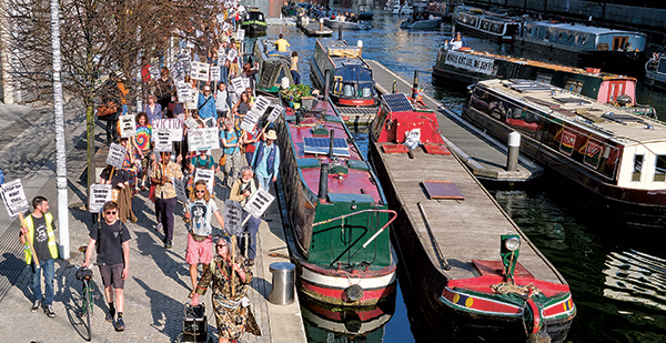 Manifestation pour les places à quai à Londres