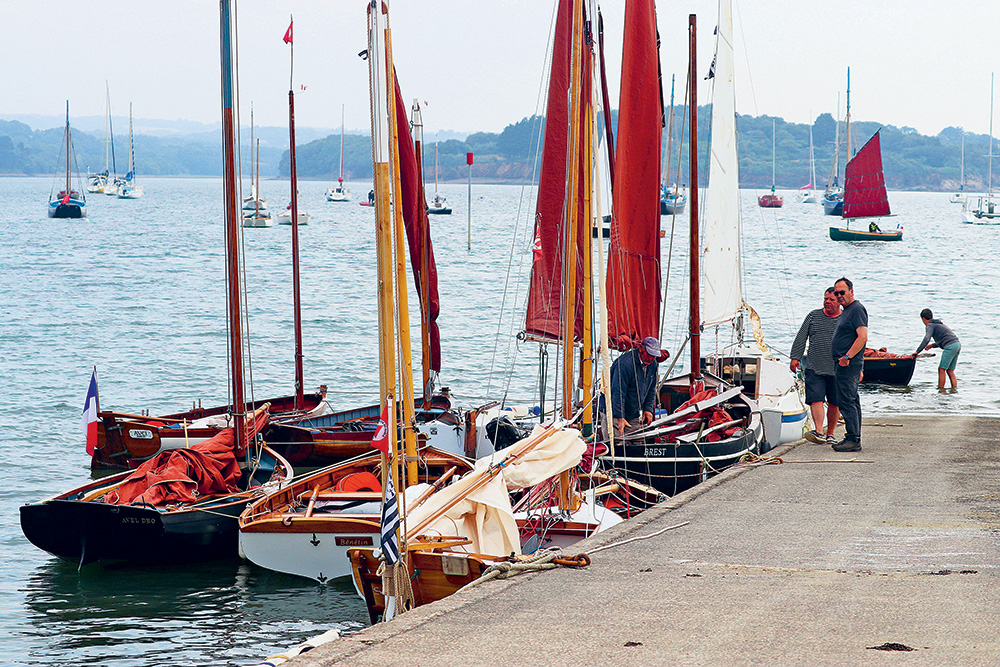 La rando des ribineurs : voile-aviron en rade de Brest