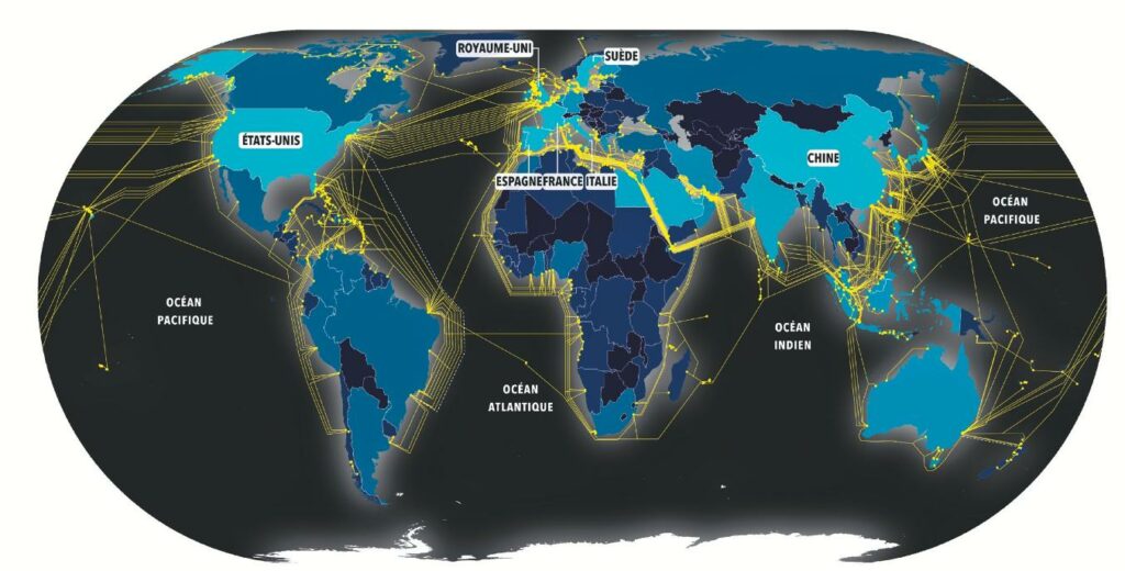 Carte / Map monde avec l'ensemble des installations de câbles sous-marins en mer.