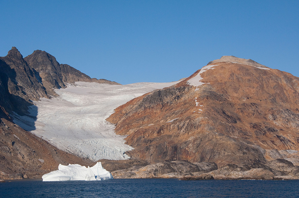 Les glaciers fondent comme neige au soleil