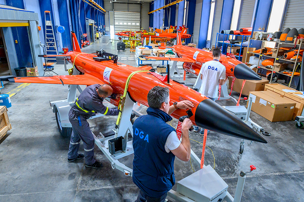 DGA à Toulon et sous-marins à Brest