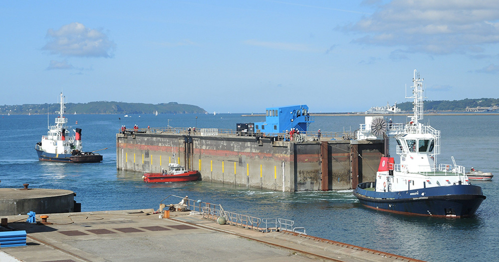 Des bateaux-portes pour fermer les formes de radoub