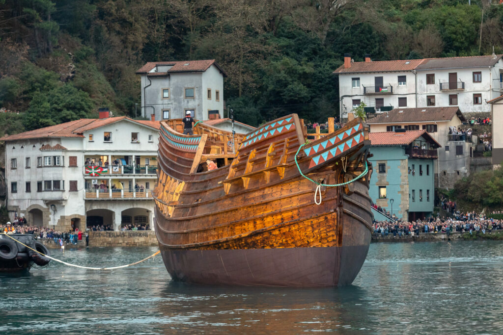 « San Juan » : première mise à l&rsquo;eau pour le baleinier basque